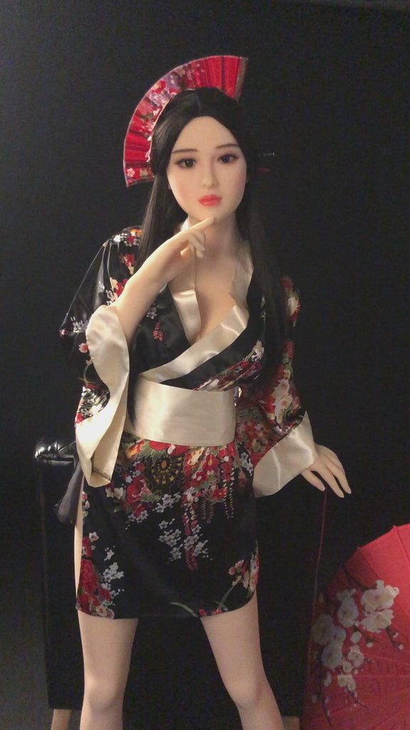 Asian Robotic Doll Lucy 168cm - video presentation