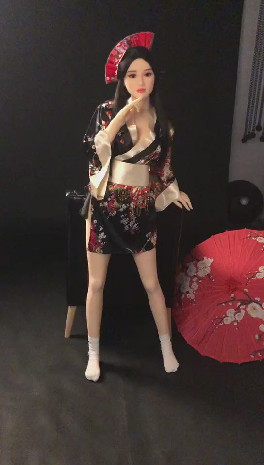 Asian Robotic Doll Lucy 168cm - standing
